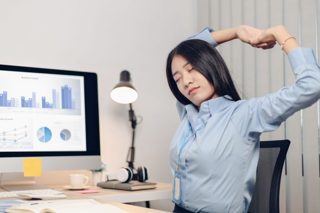 proper seating for erasing desk pain